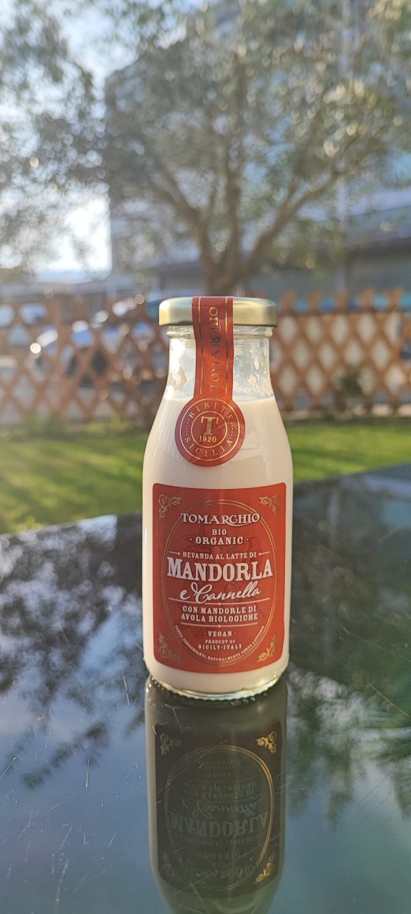 Tomarchio Bio Mandelmilch (auch mit Zimt) – Bild 4